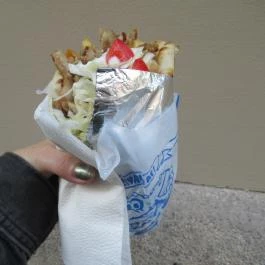 GRK'S Kyros Yeeros, Budapest - Étel/ital