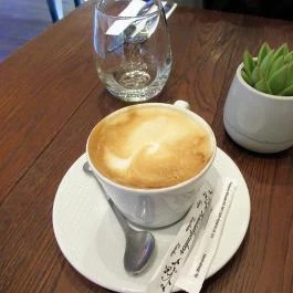 La Fabbrica, Budapest - Étel/ital