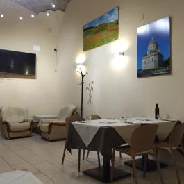 La Famosa Budapest - Belső