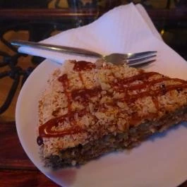 La Nube Budapest - Étel/ital