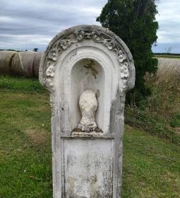 Laci bácsi csőszkunyhója