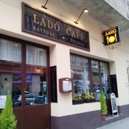 Ladó Café, Budapest - Külső kép