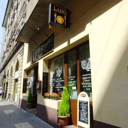 Ladó Café, Budapest - Külső kép