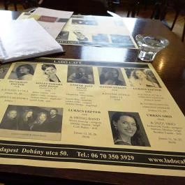 Ladó Café, Budapest - Egyéb