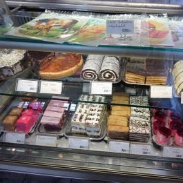 Laki Cukrászda Tahitótfalu - Étel/ital