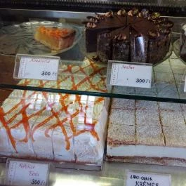 Laki Cukrászda Tahitótfalu - Étel/ital