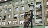 Lámpagyújtó szobra Budapest - Egyéb
