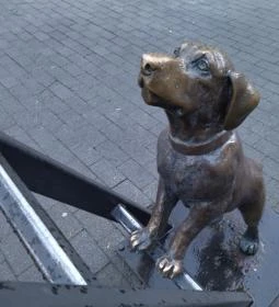 Lámpagyújtó szobra