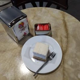 László Cukrászda Budapest - Étel/ital