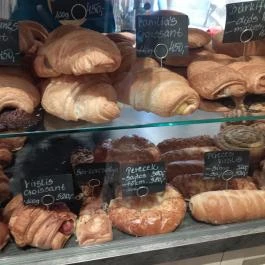 László Pékség és Kávézó - Bajza utca Budapest - Étel/ital
