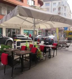 László Pékség & Kávézó - Fényes Elek utca