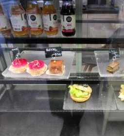 László Pékség & Kávézó - Fényes Elek utca