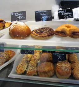 László Pékség & Kávézó - Fényes Elek utca