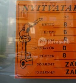 Latte Café House & Bistro