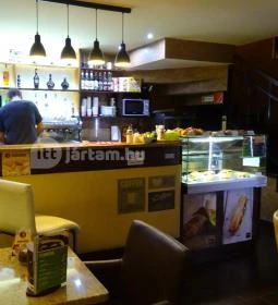 Latte Café House & Bistro