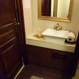 Latte Café House & Bistro Budapest - Mosdó