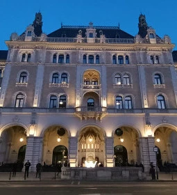 Le Petit Beefbar - W Budapest Hotel