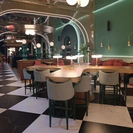 Le Petit Beefbar - W Budapest Hotel, Budapest - Belső