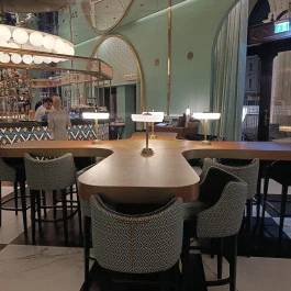 Le Petit Beefbar - W Budapest Hotel, Budapest - Belső