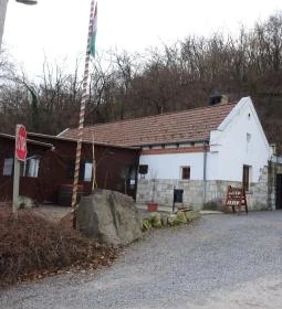 Lebuj Pincefogadó étterme