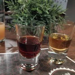 Legfelsőbb Beeróság Budapest - Étel/ital