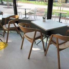 Léghajó Kert, Budapest - Belső