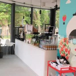 Léghajó Kert, Budapest - Belső