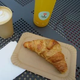 Léghajó Kert, Budapest - Étel/ital