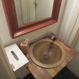 Leila's Authentic Lebanese Cuisine Budapest - Mosdó