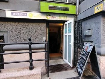 LelkiFröccs Garden Budapest