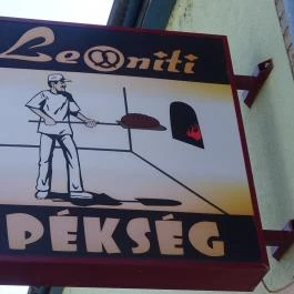 Leoniti Pékség Hatvan - Külső kép