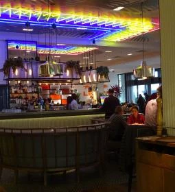 Leroy Bistro - MOM Park