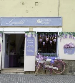 Levendula Kézműves Fagylaltozó