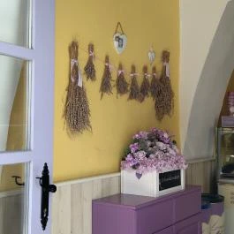 Levendula Kézműves Fagylaltozó Szentendre - Belső