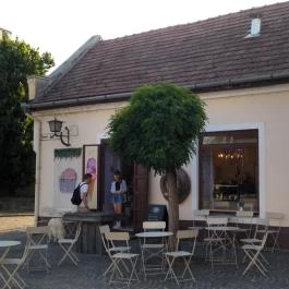 Levendula Kézműves Fagylaltozó Szentendre - Külső kép