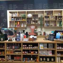 Libra Delikát, Vác - Belső