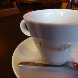 Lilaköd Könyveskávézó Budapest - Étel/ital