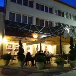 Liliomfi Étterem Szolnok - Külső kép