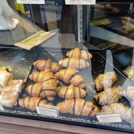 Lipóti Pékség & Kávézó - Corvin Plaza Budapest - Étel/ital