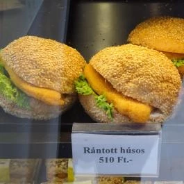 Lipóti Pékség & Kávézó - Corvin Plaza Budapest - Étel/ital