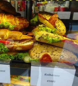 Lipóti Pékség & Kávézó - Corvin Plaza