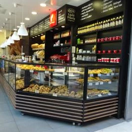 Lipóti Pékség & Kávézó - Corvin Plaza Budapest - Belső