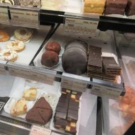 Lipóti Pékség & Kávézó - Corvin Plaza Budapest - Étel/ital