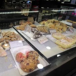 Lipóti Pékség & Kávézó - Corvin Plaza Budapest - Étel/ital