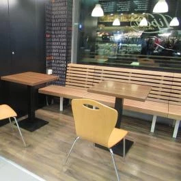 Lipóti Pékség & Kávézó - Corvin Plaza Budapest - Belső