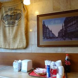 Lipóti Pékség & Kávézó - Ferenciek tere Budapest - Belső
