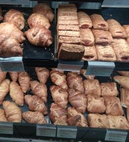 Lipóti Pékség & Kávézó - Karinthy Frigyes út