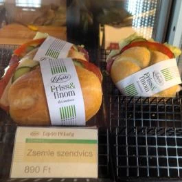 Lipóti Pékség & Kávézó - Karinthy Frigyes út Budapest - Étel/ital