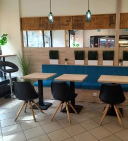 Lipóti Pékség & Kávézó - Karinthy Frigyes út