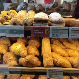 Lipóti Pékség & Kávézó - Allee Bevásárlóközpont Budapest - Étel/ital